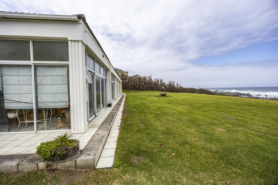 5 Bedroom Property for Sale in Gonubie Eastern Cape